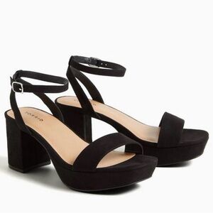 NEW TORRID Platform Block Heel Sandals Ankle Strap Size 7.5 WW Black